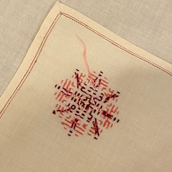 2 Vintage Cloth Hand Embroidered Napkins Floral And Pink Red Border Trim Cotton - Picture 10 of 12